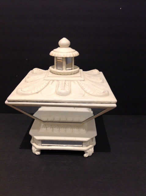 8.5"Sq White Resin Box w/Mirrors