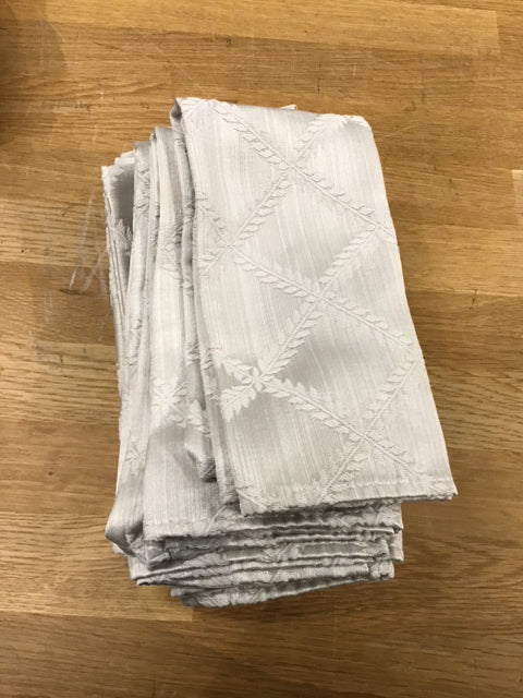 9 Silver Diamond Leaf Pattern Napkins