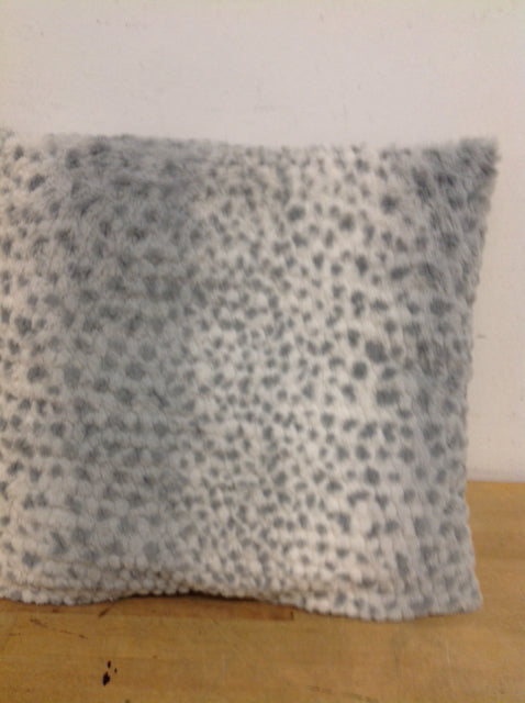 Pillow- 16" Grey & White Fleece