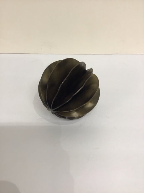 4" Iron Table Decor