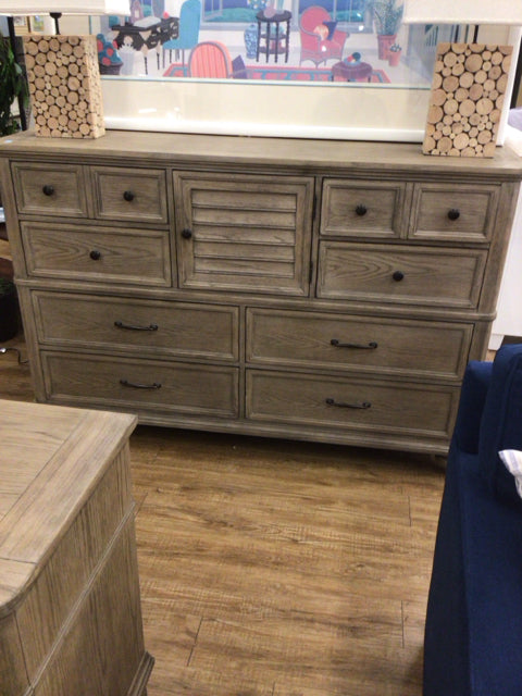 64" X 42" X 19" Havertys Furniture Forest Park Dresser