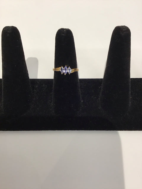 Gold Ring w/3 Tanzanite