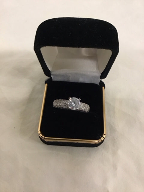 Round CZ W/Pave Set CZ Stones Ring