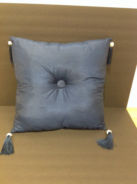Sq Blue Silk Pillow w/Tassels