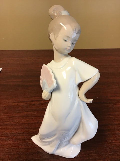 8.5"  NAO I Am Pretty