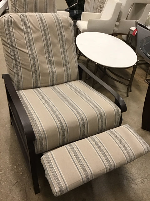 Woodard Courtland Outdoor Recliner