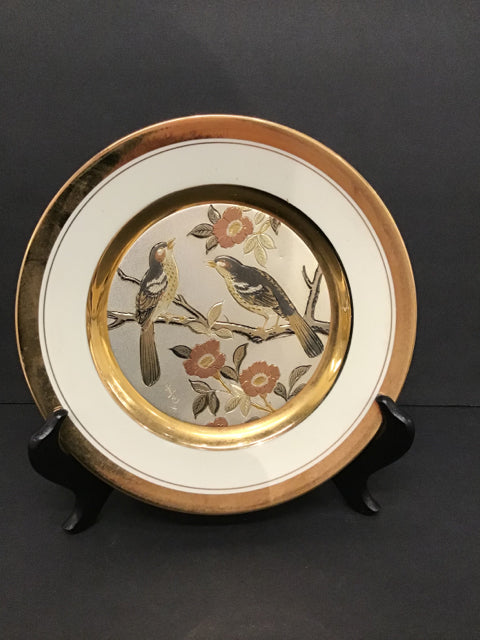 8" Dynasty Gallery Chokin Plate w/Gold Trim w/Stand