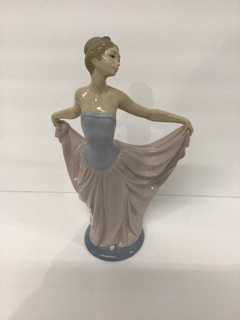 12" Lladro "The Dancer"