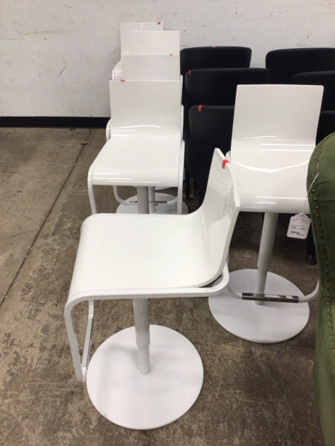 Set Of 6 Ligne Roset Jolie White Bar Stools