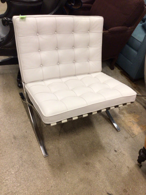 Knoll Off White Leather Barcelona Chair