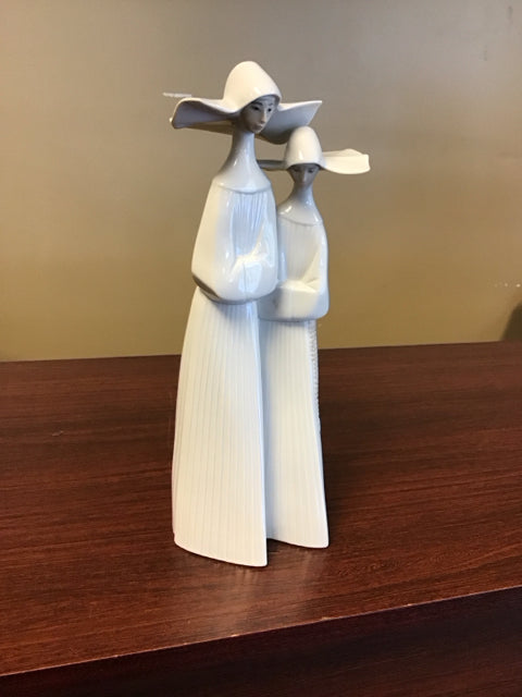 13" Lladro Nuns Porcelain Figure