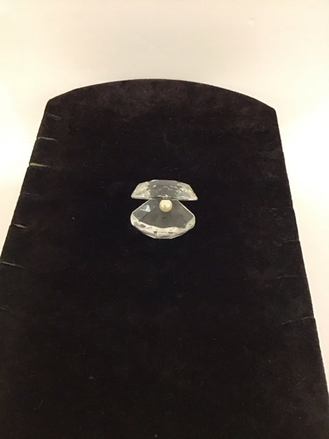Swarovski Crystal Clam Shell w/Diamond Pearl