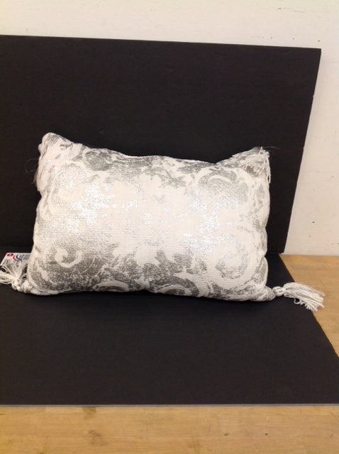 White Cotton w/Metallic Silver Pillow w/Tassels