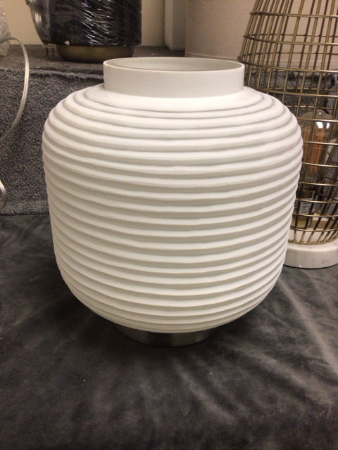 Guaxs Yong Table Lamp