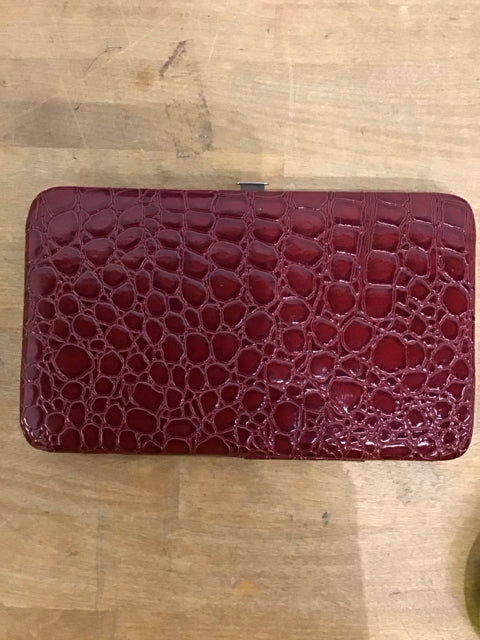 7.5"x4.5" Burgandy Croc Clutch Wallet