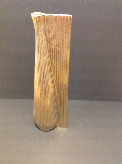 20" Gold Metal Narrow Top Vase w/Wing