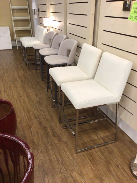 Set Of 4 Cream Vinyl & Chrome Bar Stools