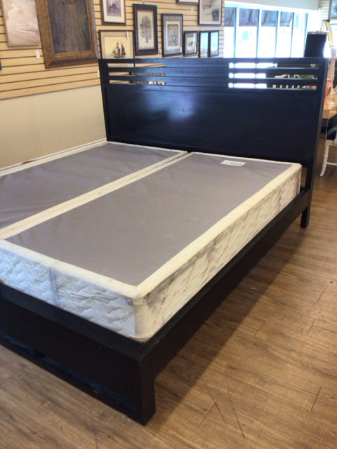 Casana Furniture Company Dark Brown King Platform Bed