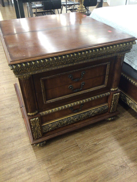 AS-IS 18" X 33" X 31" Brwon Wood Gold Accent Three Drawer Nightstand