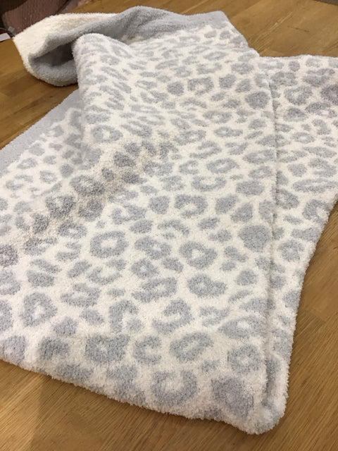 TB Silver Leopard Print Plush Throw