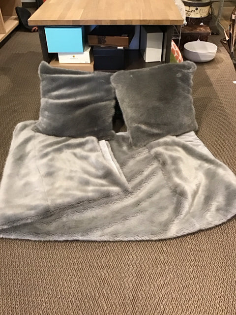 RH King Grey Plush Comforter w/2 Pillows