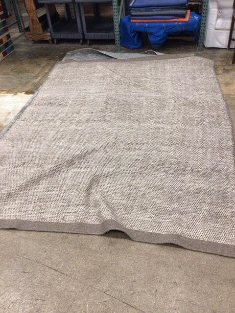 8'2" X 11'5" Lt Grey Textured Rug