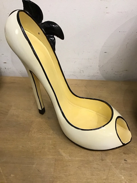 8" Cream Ceramic Stiletto Wine Bottle Holder