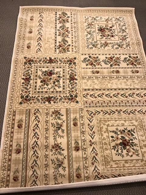 5'x7.5' Beige Tradional Floral Rug