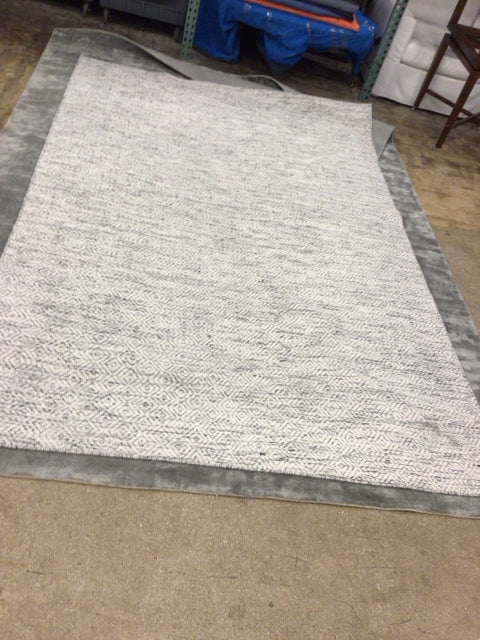 6'6" X 9'8" White Rug