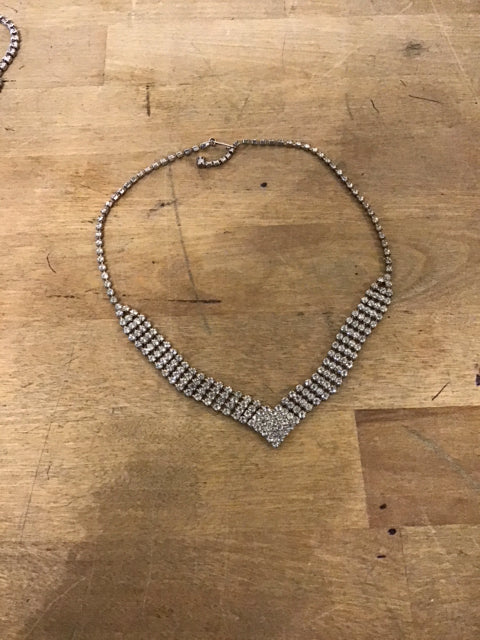 Silvertone W/Rhinetone Necklace