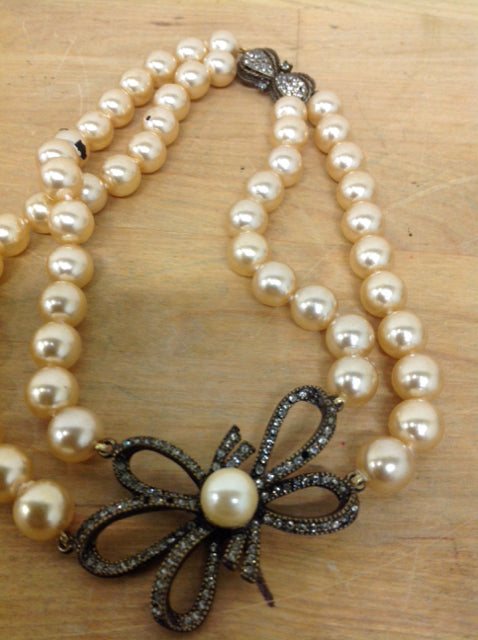 Necklace Beaded Pearls & Rhinestone