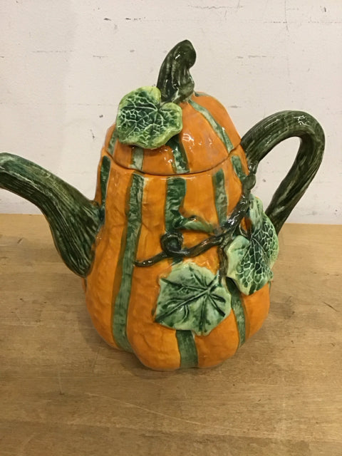8.5" Pacific Rim Gourd Teapot