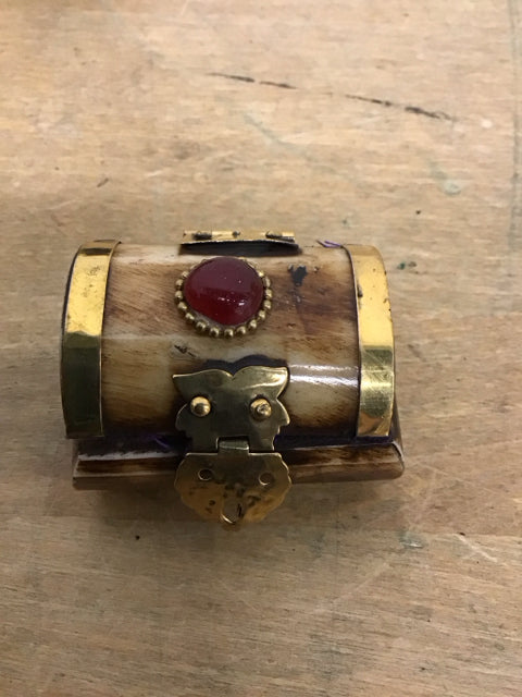 1.5"x2" Gold Ruby Like Stone Trinket Box