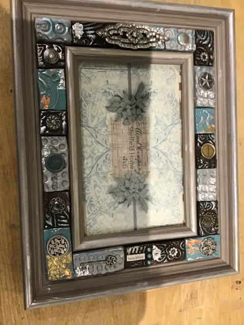 9.5" x 7.5" Gray Embellished Frame