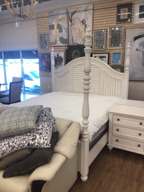 City Furniture Savannah Ivory Poster King Bed