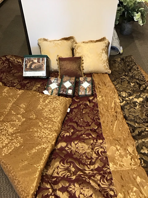 QUEEN Waterford Tullah Comforter w/Extras