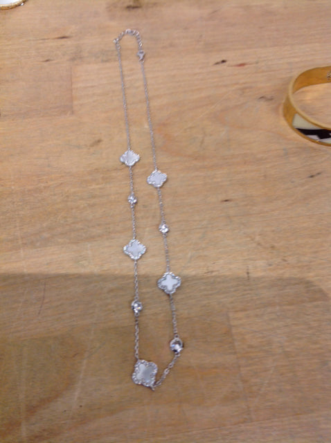 Van Cleef Style MOP 18' Necklace Silver