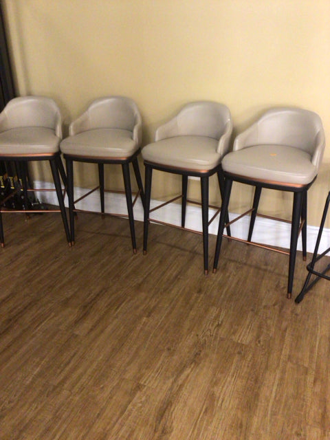Set Of 4 Letaher Grey Bar Stools