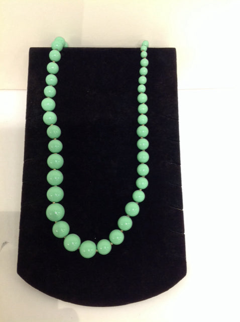 Graduated Green Bead Necklace