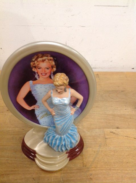 Marilyn Diamonds & Pearls Plate