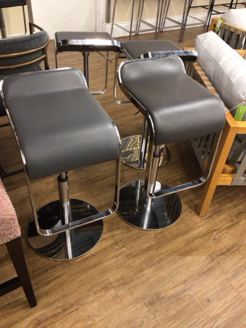 Set Of 4 Eurostyle Furniture Grey Chrome Trim Adjustable Bar Stools