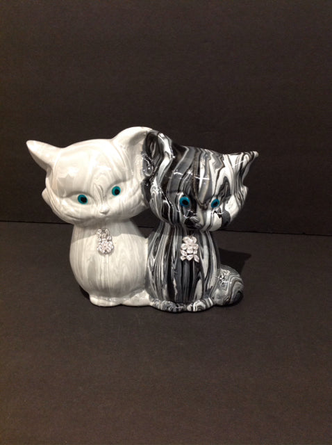 7x6.5 White & Black Double Cat By Susan David