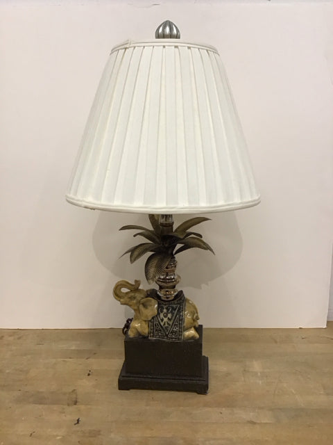 28" Stone Elephant Lamp w/Shade