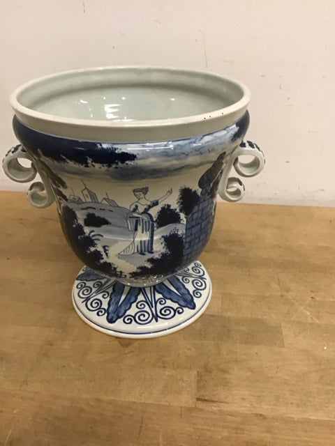 10" Delft Blue & White Williamsburg Urn