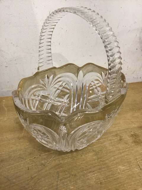 7"x8" Glass Basket/Bowl With Handle