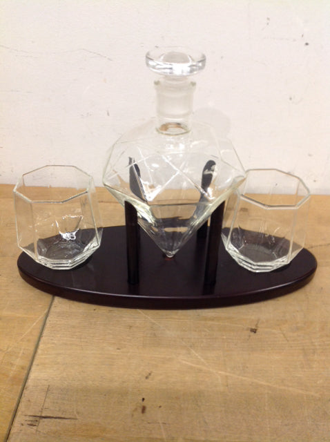 4 Pc Diamond Glass Whiskey Set