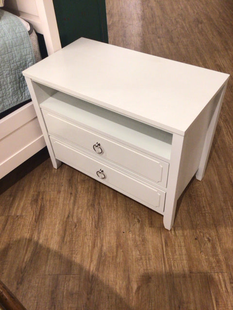 24" X 29.7" X 15.8" Her Majesty 2 Drawer White Nightstand