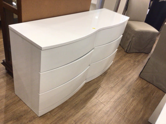 59" W x 20.47" D x 32" H El Dorado Brighton White Dresser