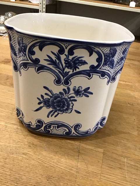 6" 1996 Tiffany Blue & White Cache Bowl