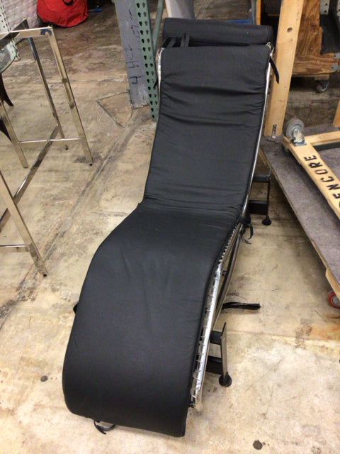 AS-IS LeCobuiser Style Black Chaise Lounge(Light Soil)